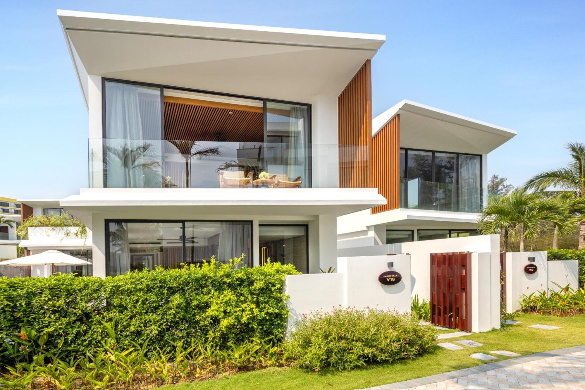 Wyndham Hoi An Royal Beachfront Resort & Villas Exterior photo