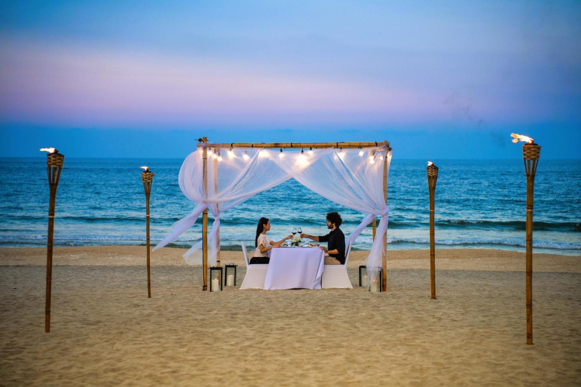 Wyndham Hoi An Royal Beachfront Resort & Villas Exterior photo