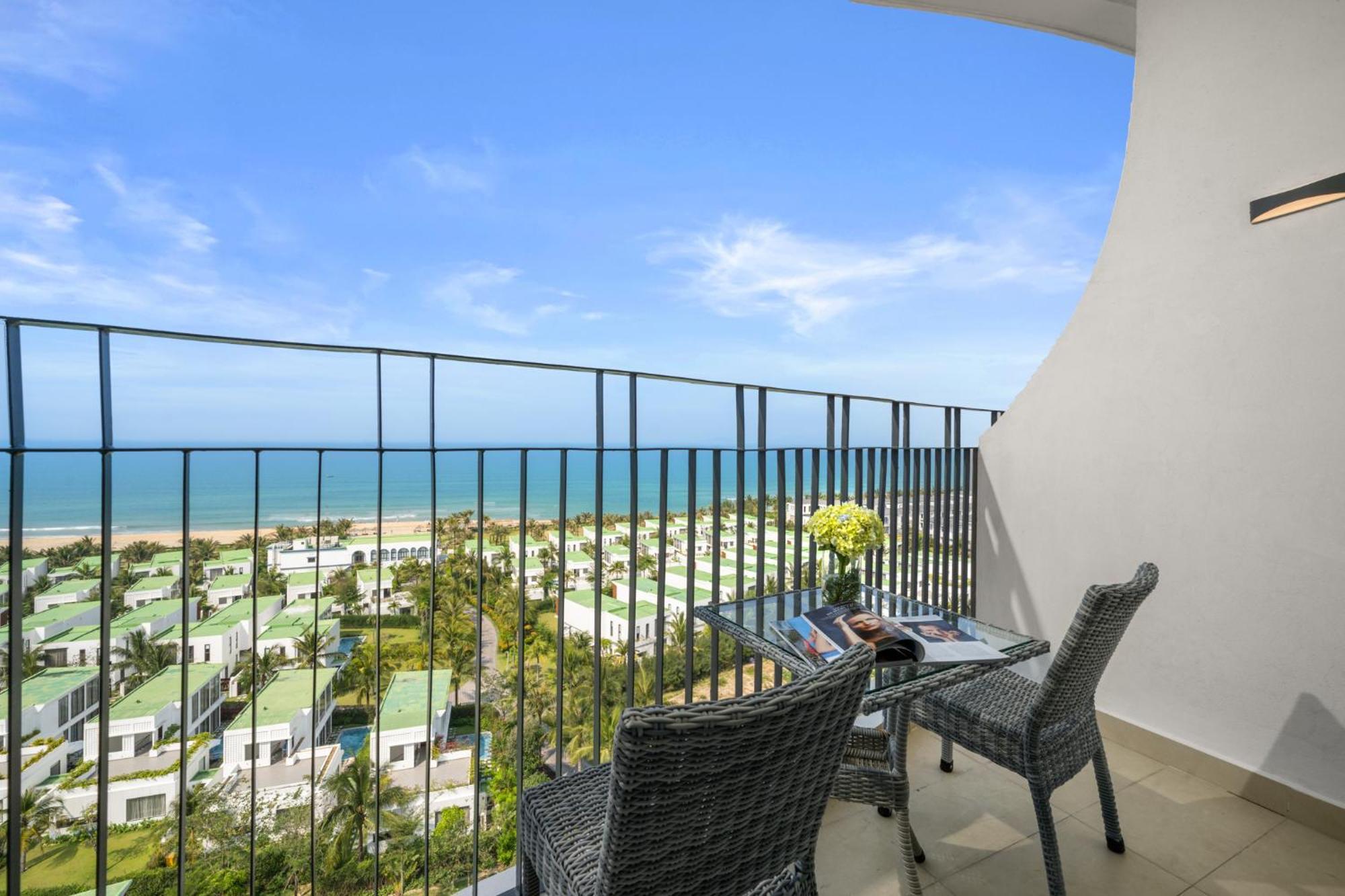Wyndham Hoi An Royal Beachfront Resort & Villas Exterior photo